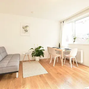 Peaceful Studio Near Center Apartment Innsbruck
